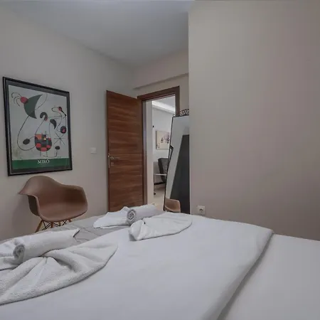 Lägenhet Antigonidon Square *