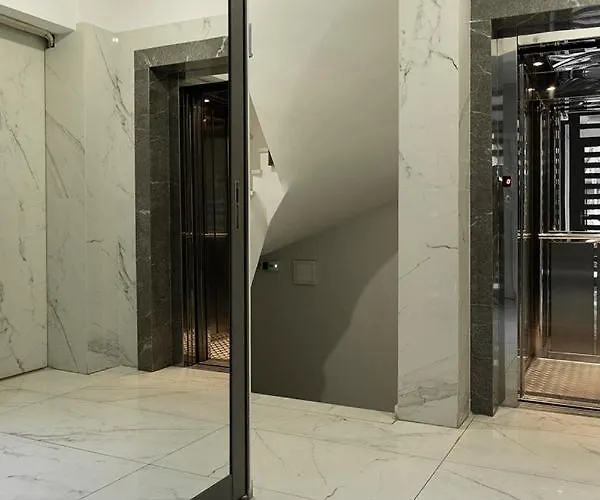 Antigonidon Square Салоники