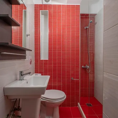 Antigonidon Square Apartment *