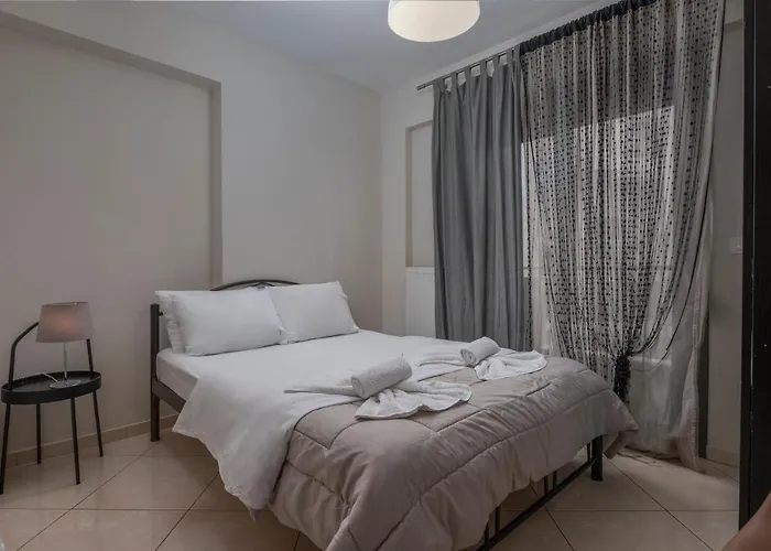 Antigonidon Square * Saloniki